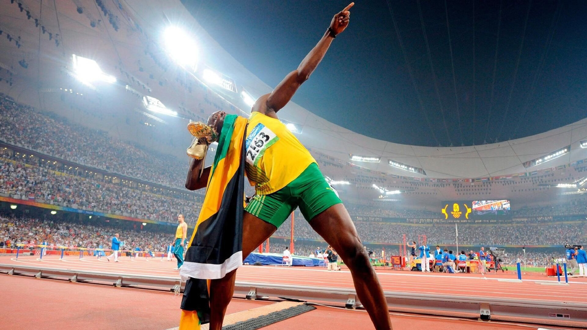 _湖人队状态回暖，冲刺季后赛_，湖人主场时隔8年再迎季后赛